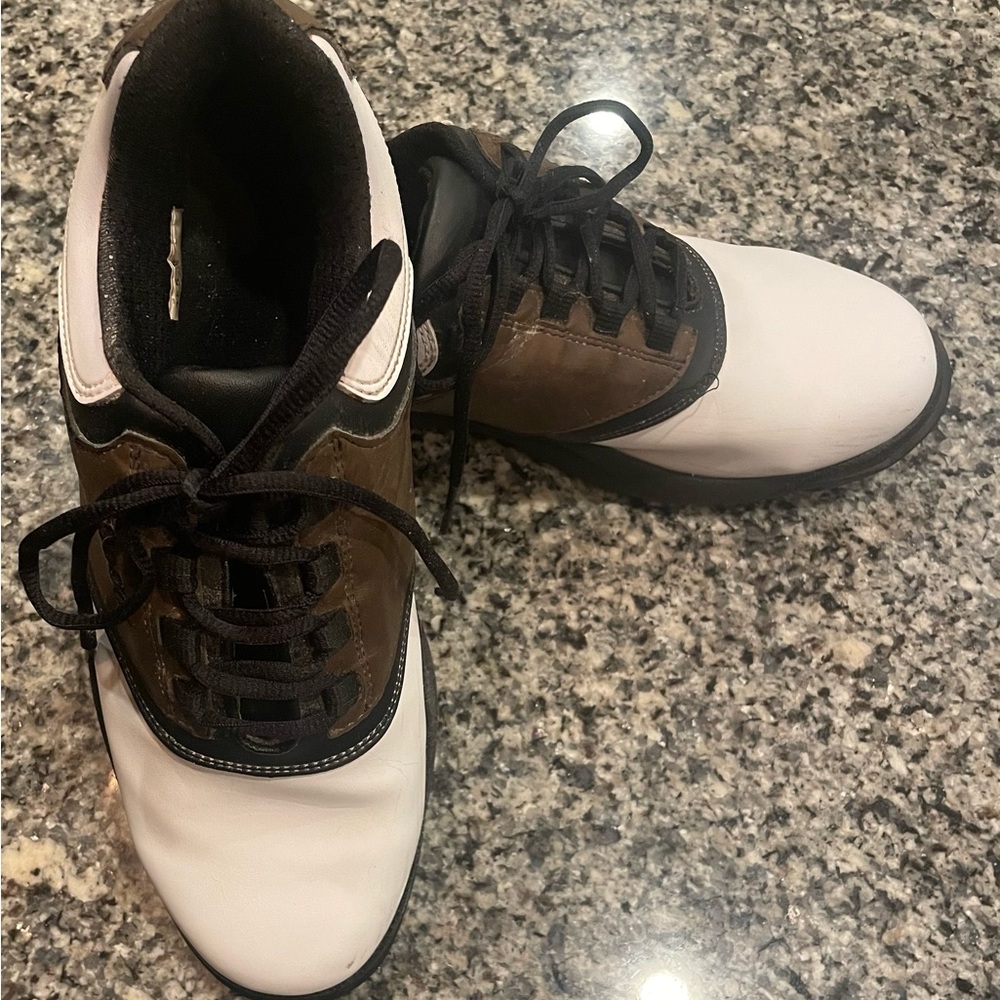 FootJoy Men’s size 9.5m golf shoes